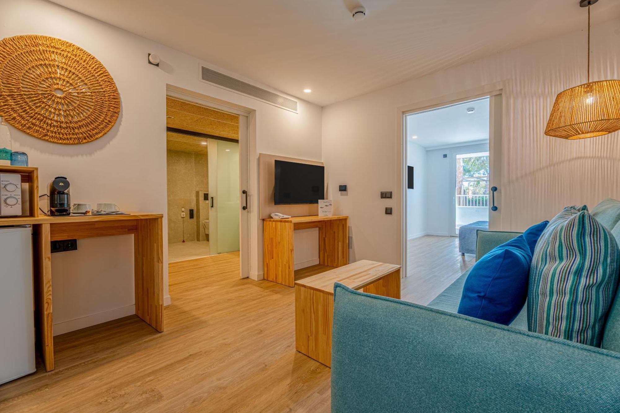 Universal Junior Suite