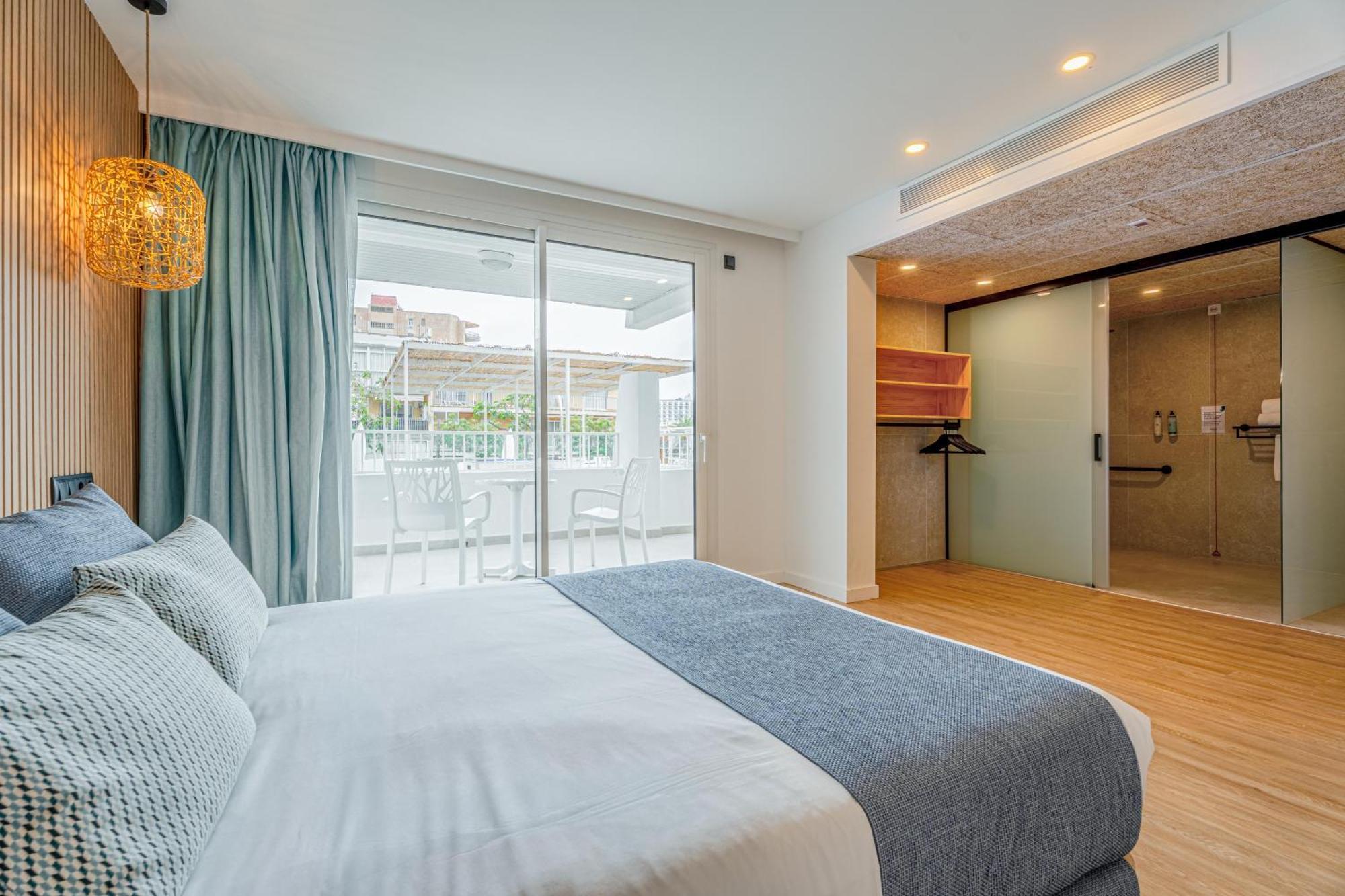 Universal Junior Suite