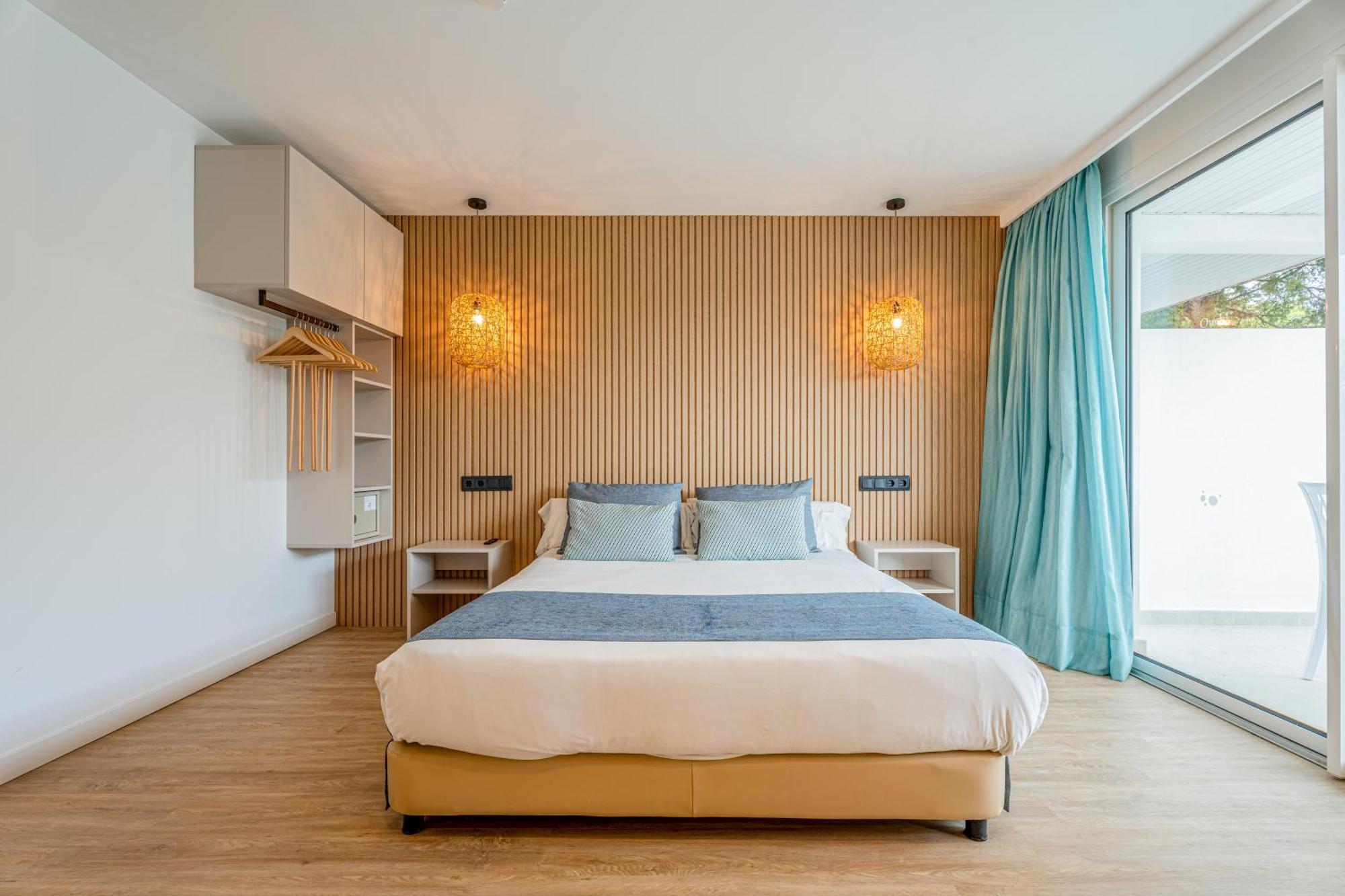Universal Junior Suite