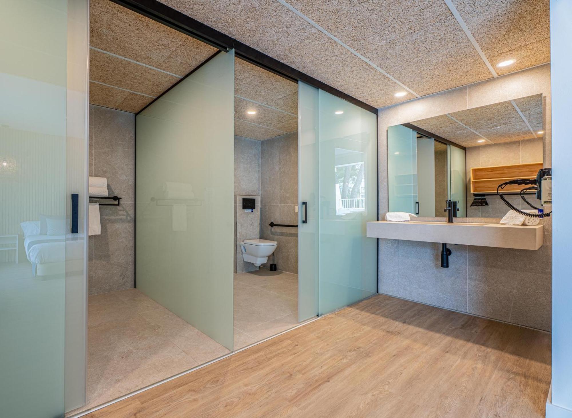 Universal Junior Suite